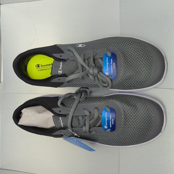 BNWT Champion's Running Mens shoes Gray - Picture 2 of 8